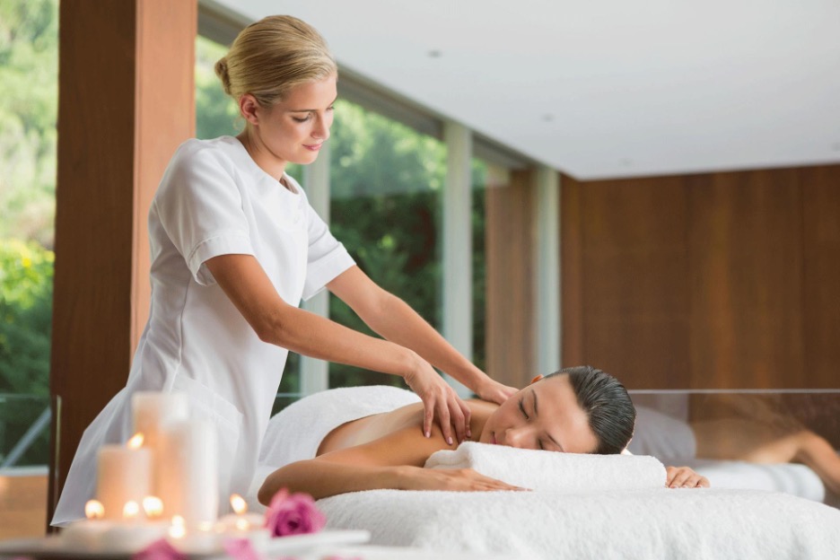 spa therapist vs massage therapist	